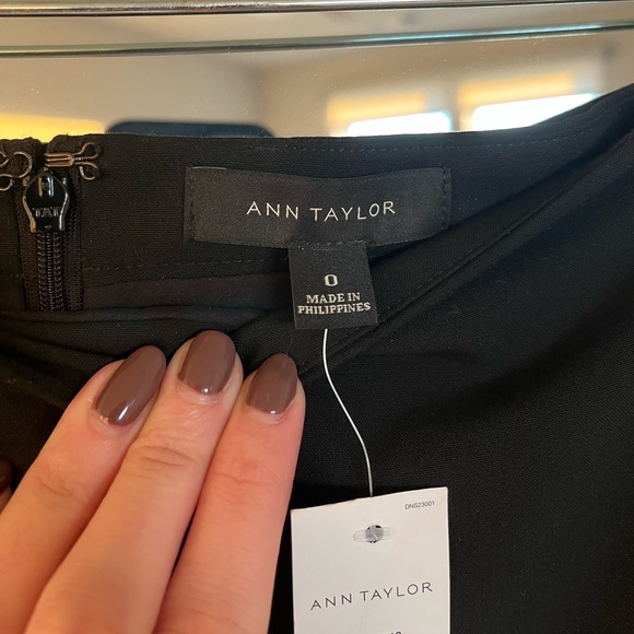 Ann Taylor Pencil Skirt - Picture 4 of 4